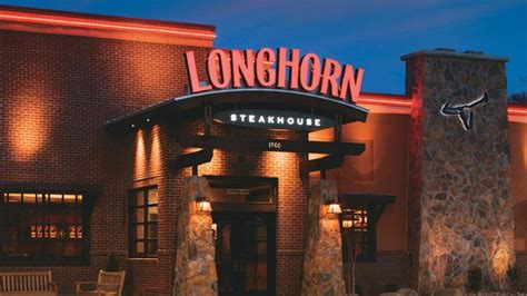 <b>LongHorn</b> Steakhouse is a restaurant chain that specializes in grilled steaks, burgers, salads and more. . Long horn stake house